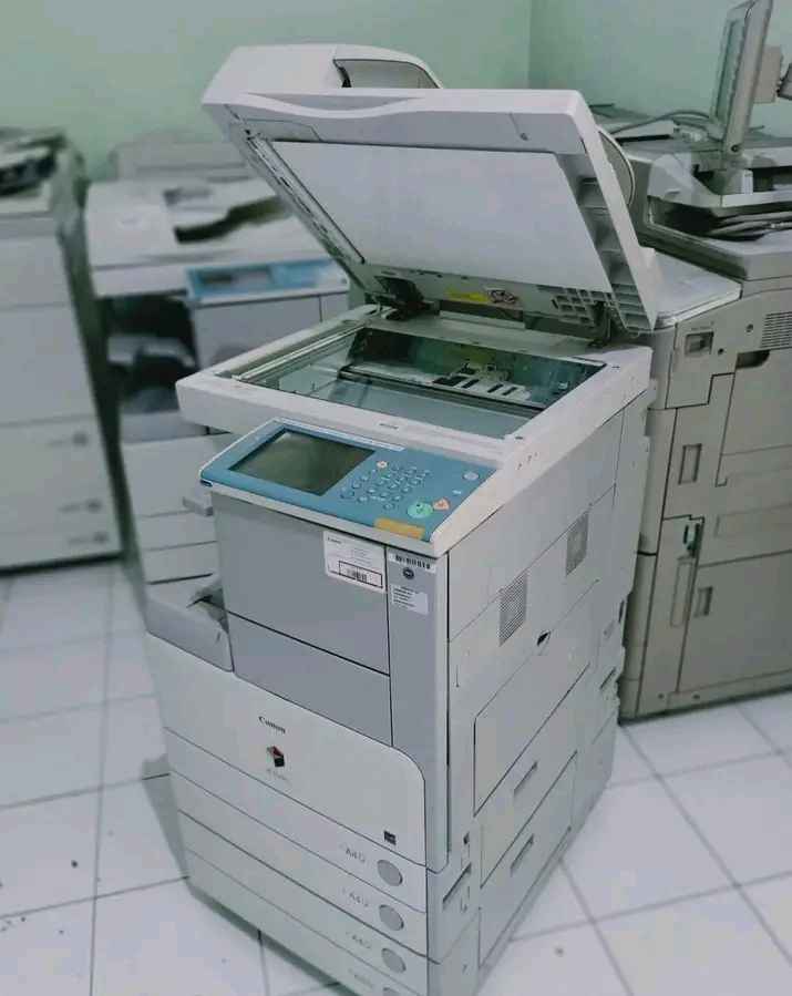 Mesin Fotocopy Berwarna